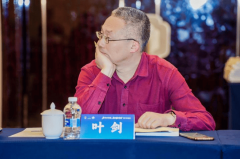 <b>由认同的教师牵头组建特</b> 